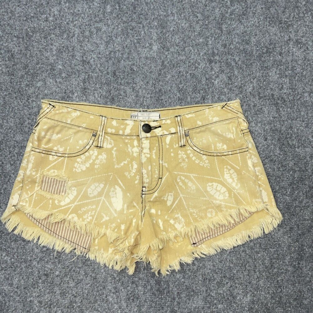 Free People Shorts Womens Size 27 Yellow Shibori Tribal  Bleach Leaf Cut Off